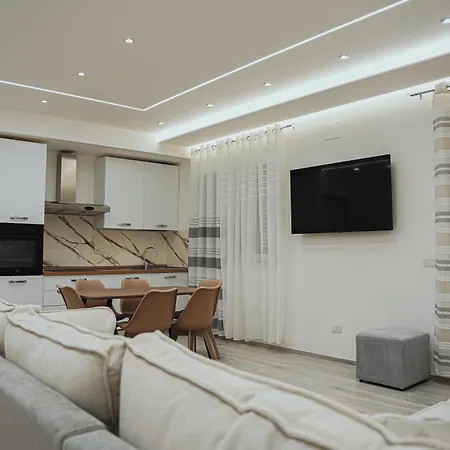 Alojamento de Acomodação e Pequeno-almoço Ezlin House Mare 3*